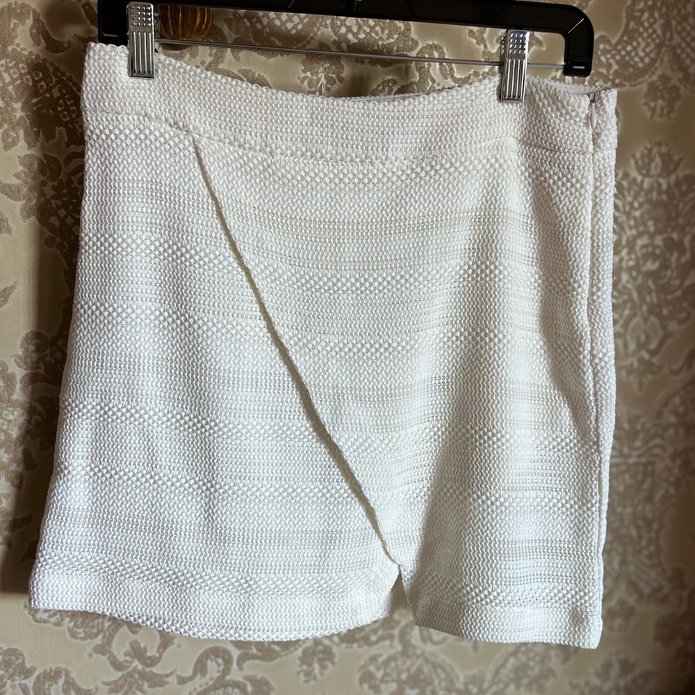 Matison Stone White Skirt-Size 6